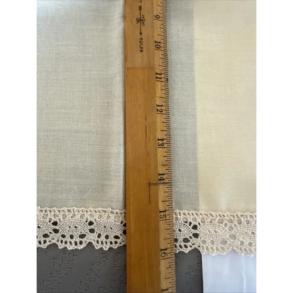 Vintage Quaker Lace Napkins 16
